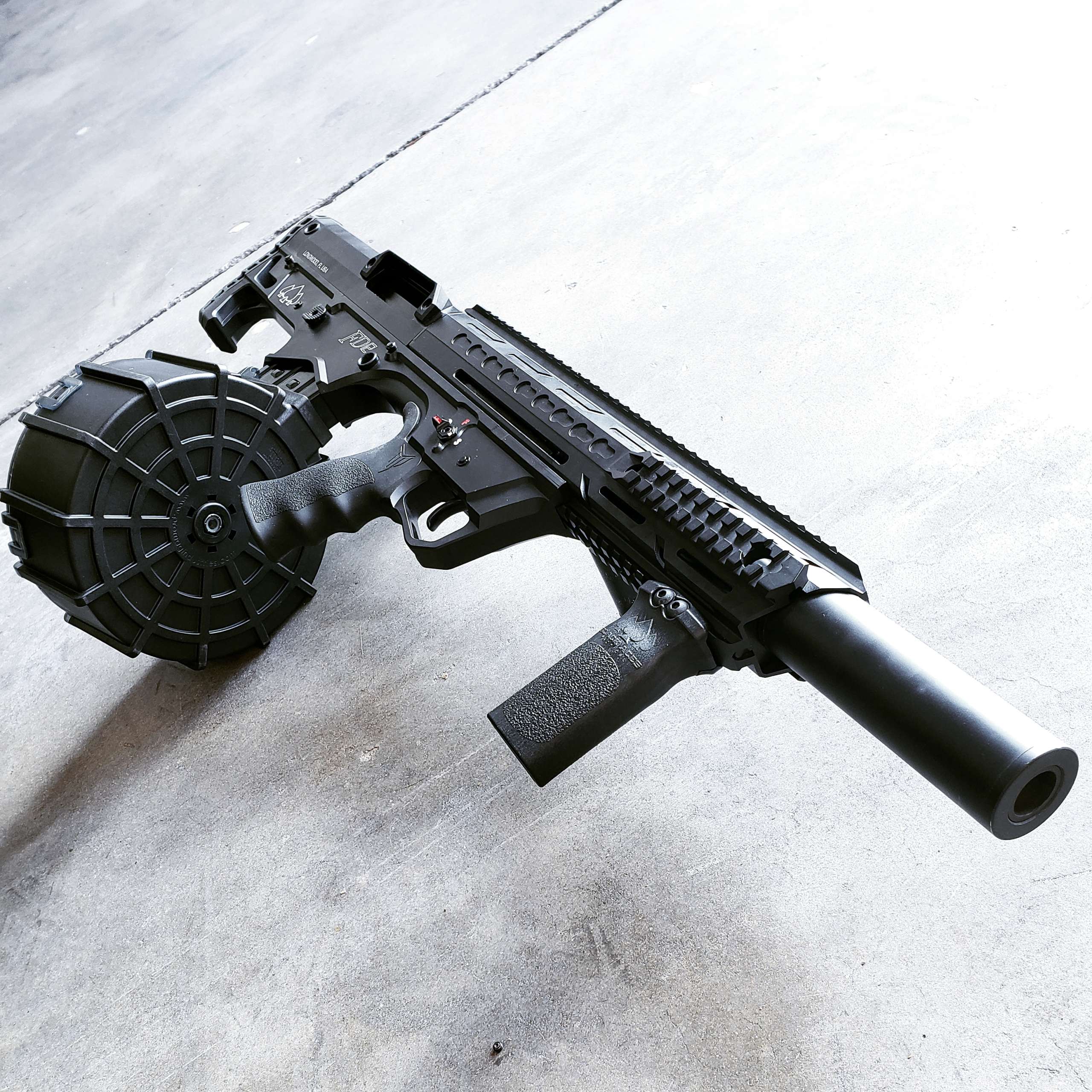 Pro Series Bullpup (Semiautomatic) in Black + 20 round drum.